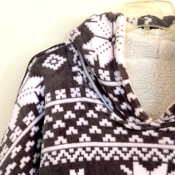 Oversized Huggle Hoodie! - Picture 2 of 7